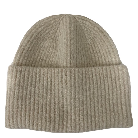 Nine West Accessories - *NWOT* Nine West Ivory Ribbed Snow Cap